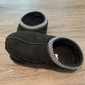 UGG Tasman II Slippers women’s 8/kids 6